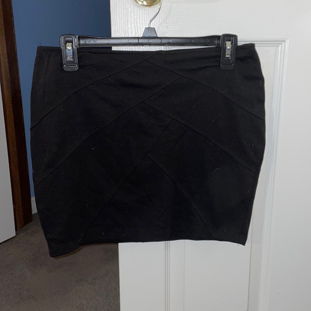 Short pencil skirt